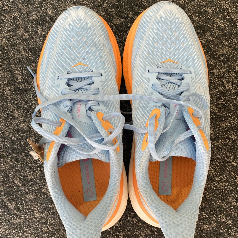 Hoka W Size 8 Clifton 9 Wide, Airy blue/Ice Water